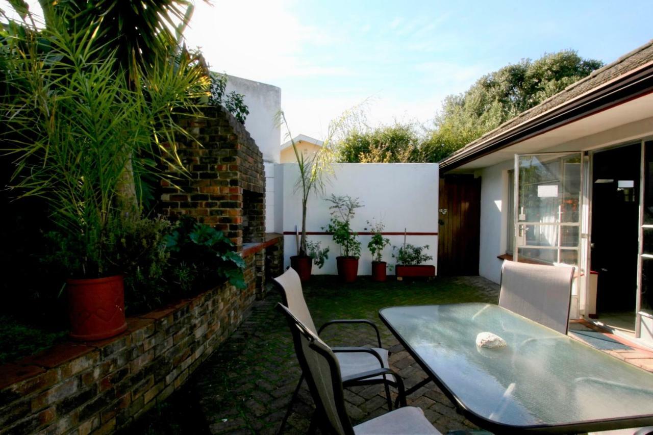 Clouds Guest House Durbanville Buitenkant foto