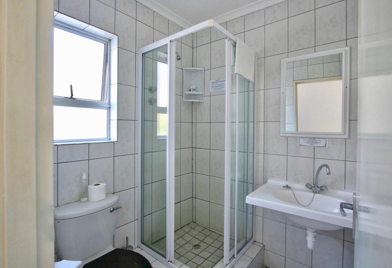 Clouds Guest House Durbanville Buitenkant foto